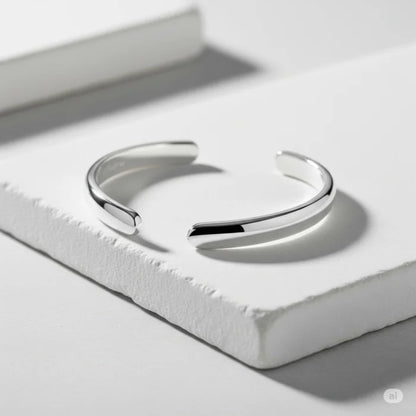 Timeless Minimalist Silver Cuff Bracelet – Sleek & Elegant Adjustable Wristwear