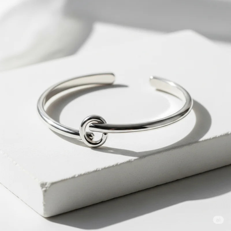 Timeless Minimalist Silver Cuff Bracelet – Sleek & Elegant Adjustable Wristwear